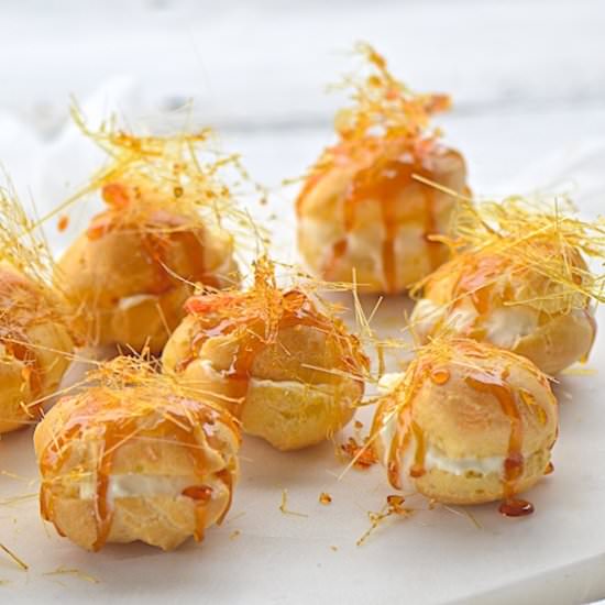Cream Puffs with Lemon Cream