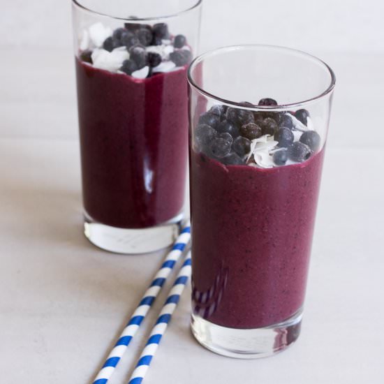 Blueberry breakfast smoothie