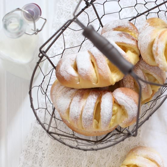 Vanilla Pudding Crescent Rolls