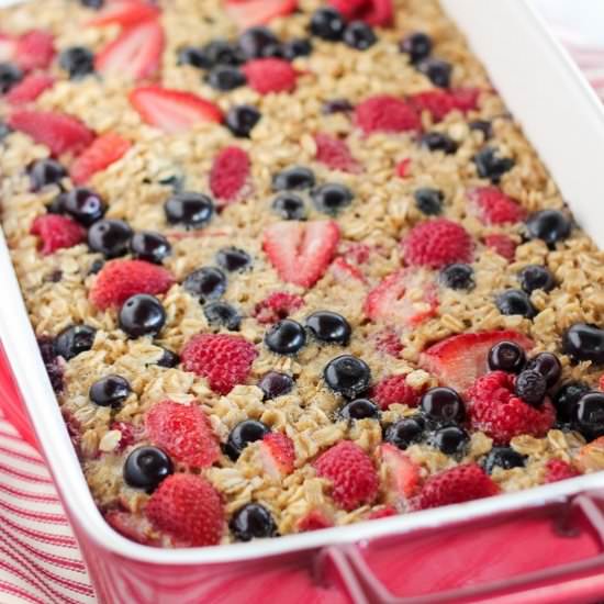 Berry Vanilla Baked Oatmeal