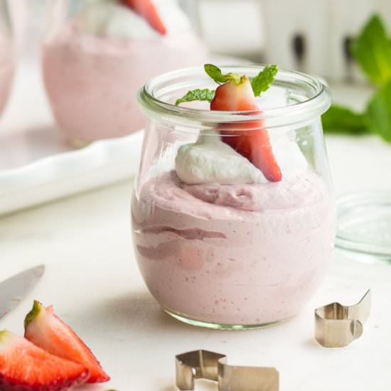 Low Carb Strawberry Mousse