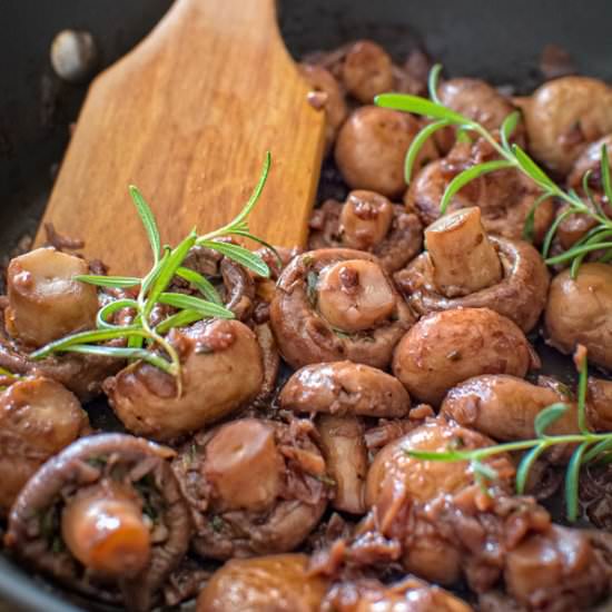 Mushrooms in Red Wine Sauce
