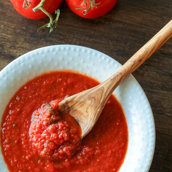 Simple Freezer Tomato Basil Sauce