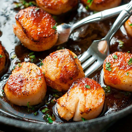 Sriracha Glazed Seared Scallops