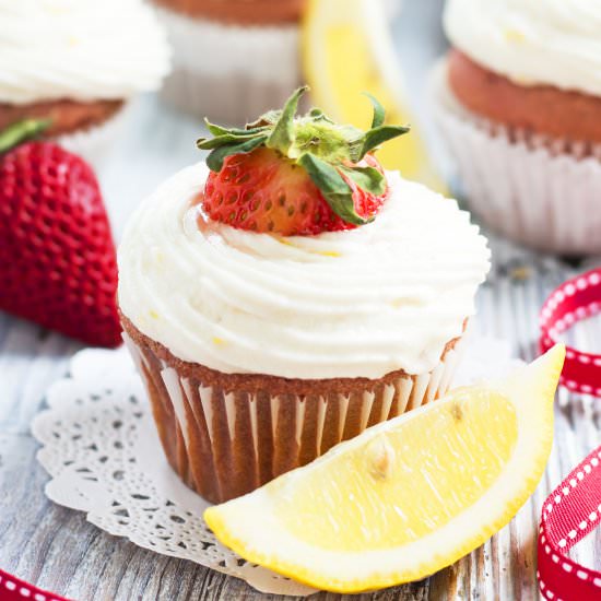 Strawberry Cupcakes Lemon Frosting