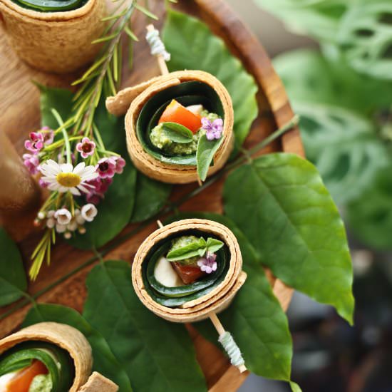 Arugula Pesto Caprese Wraps