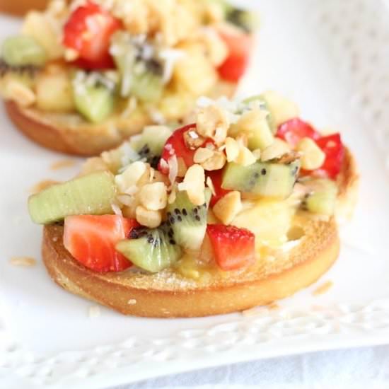 Tropical Bruschetta with Mango Curd