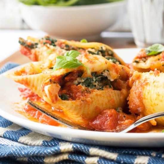 Spinach and ricotta pasta shells
