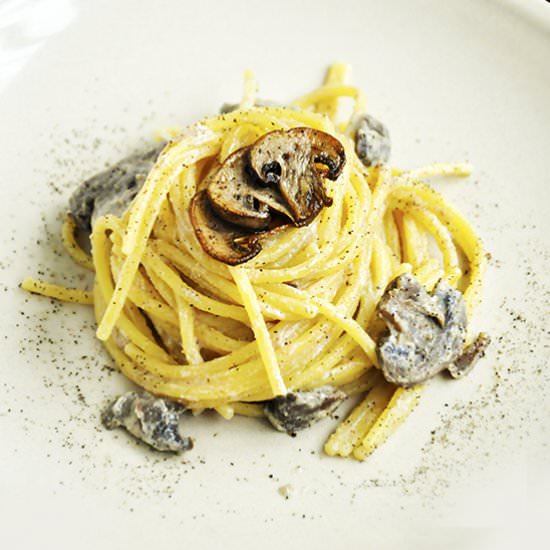 Vegan Mushroom Alfredo Pasta
