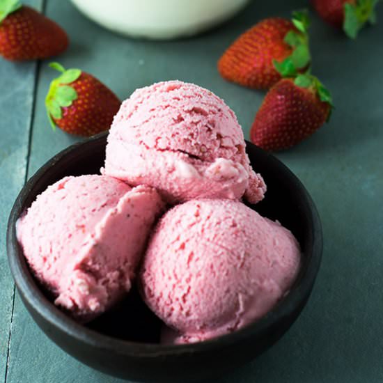 Strawberry Frozen Yogurt