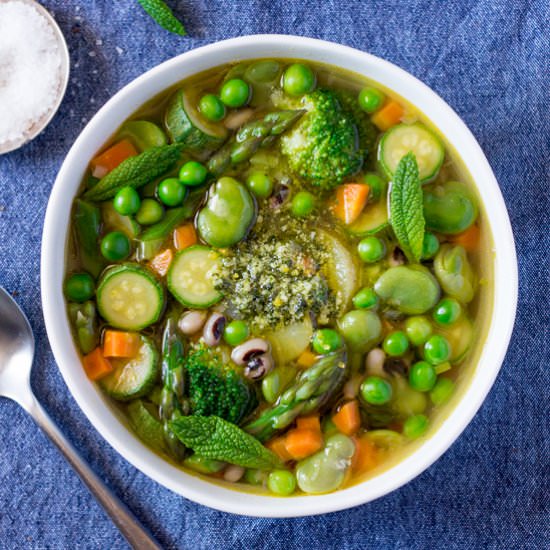 Green minestrone with mint pesto