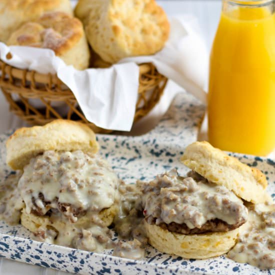 Extreme Cheddar Biscuits and Gravy