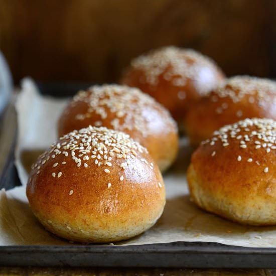 Spelt hamburger buns