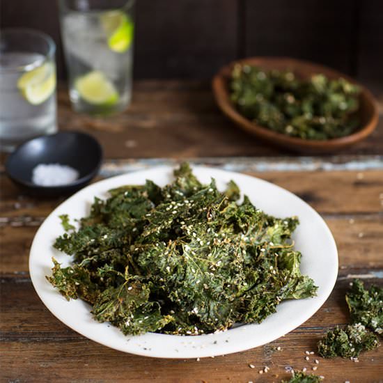 spicy kale chips with sesame