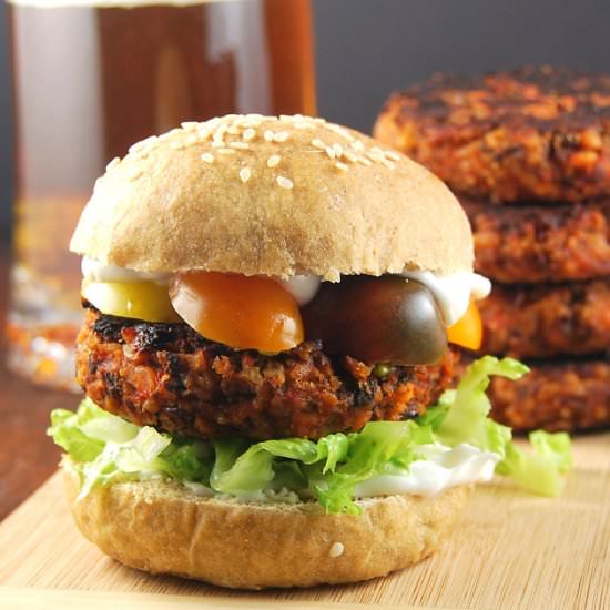 Grillable Vegan Veggie Burger