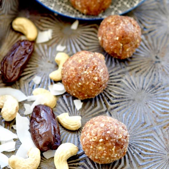 Coconut Cashew Energy Balls (Bites)
