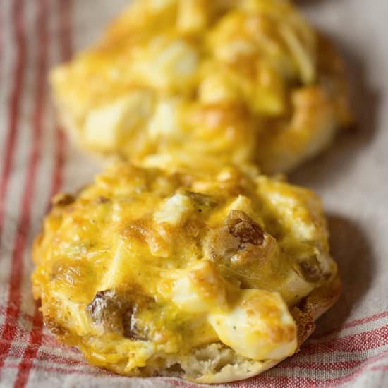 Make-Ahead Breakfast Muffin Melts