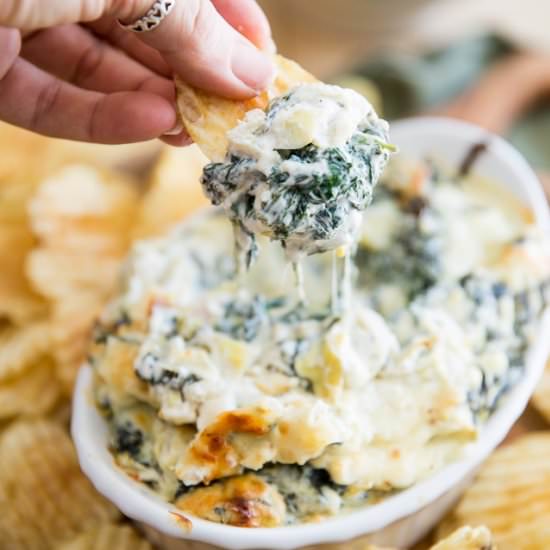 Creamy Cheesy Artichoke Spinach Dip