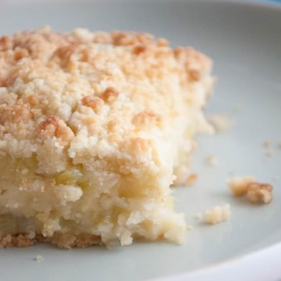 Vegan Rhubarb Crumble Cake