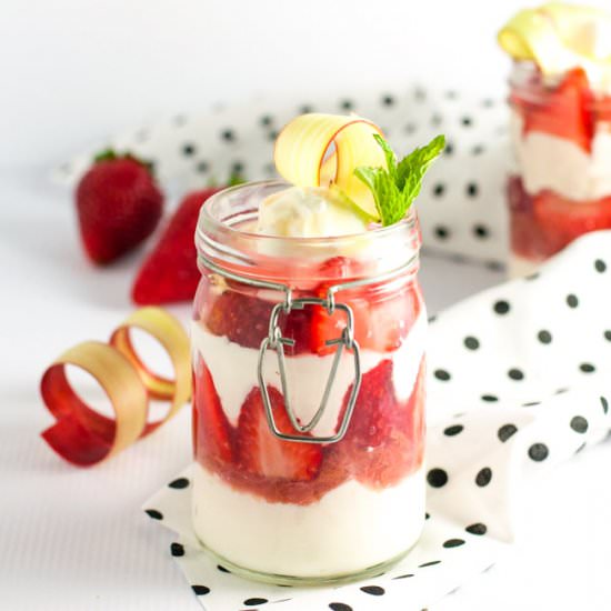 Skinny Strawberry Rhubarb Parfait