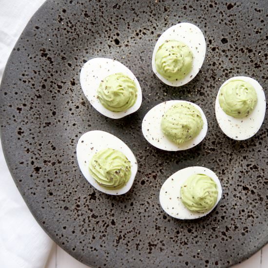 Perfect Filled Avocado Eggs