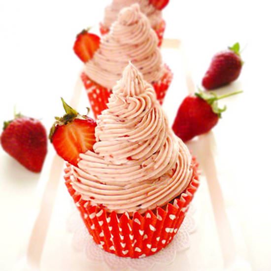 Strawberry Yogurt Cupcake