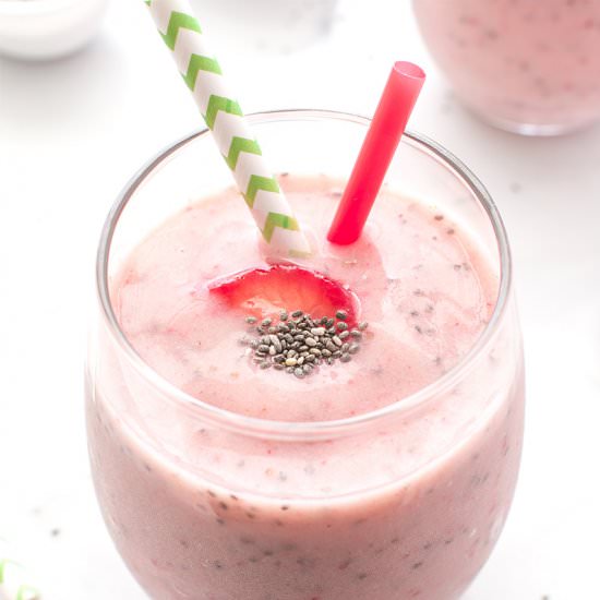 Strawberry Chia Seed Smoothie V+GF