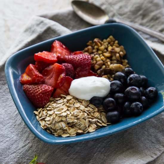 Roasted Strawberry and Oat Bowl