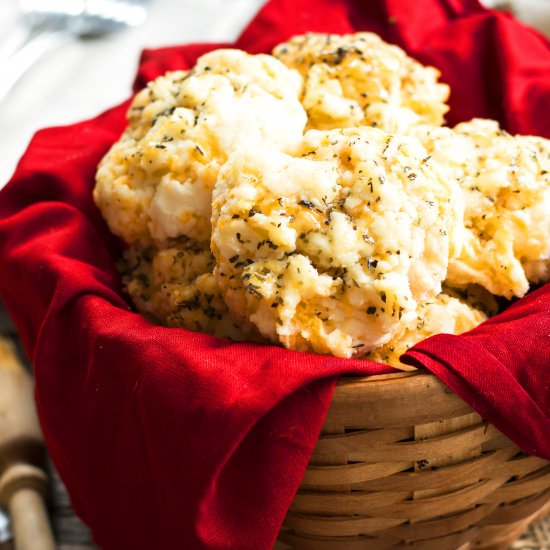 Red Lobster Cheddar Biscuits