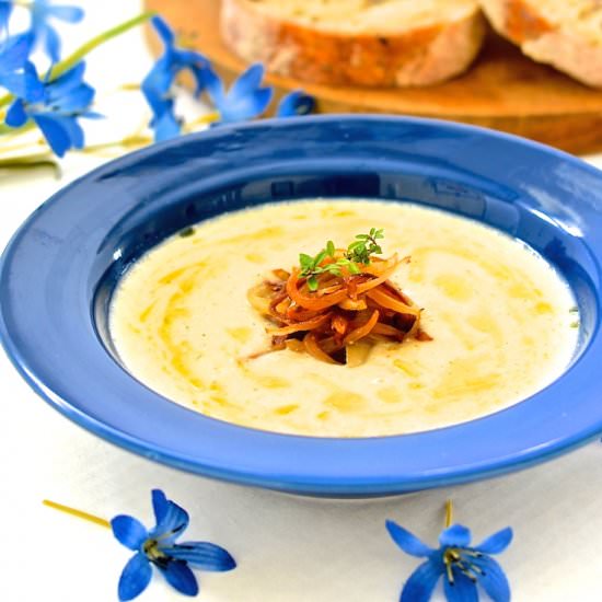 Creamy Cauliflower Horseradish Soup
