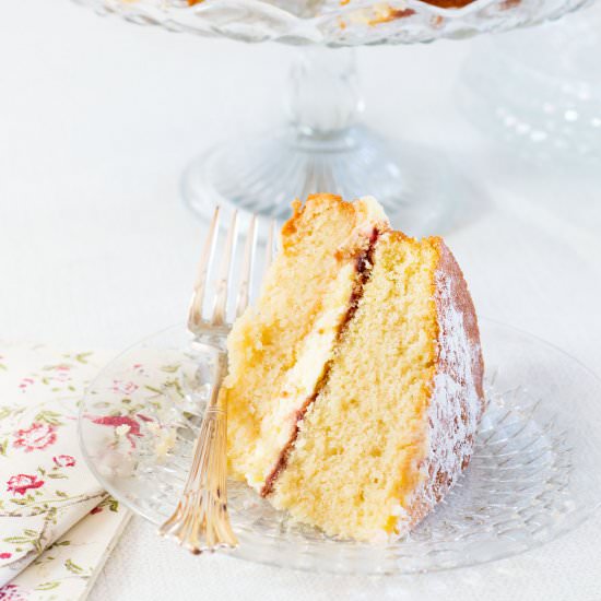 Classic Victoria Sponge Cake