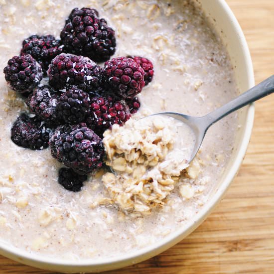 Blackberry-Chai Overnight Oats