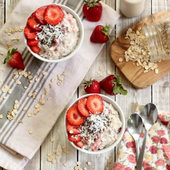 Strawberry & Cream Overnight Oats