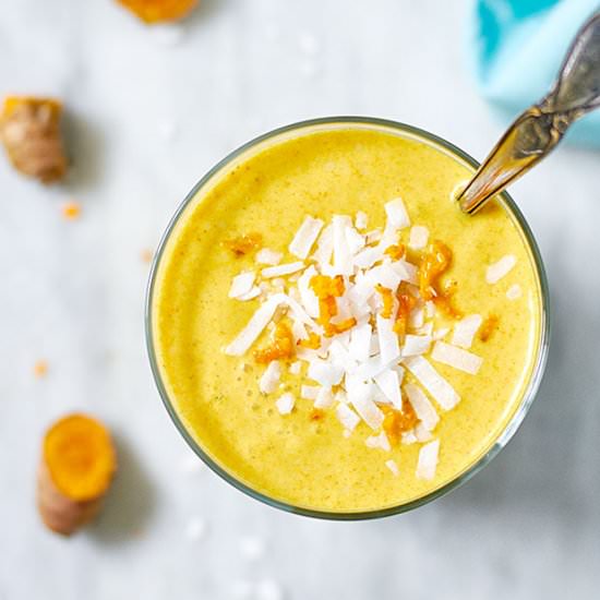 Creamy Banana Turmeric Smoothie
