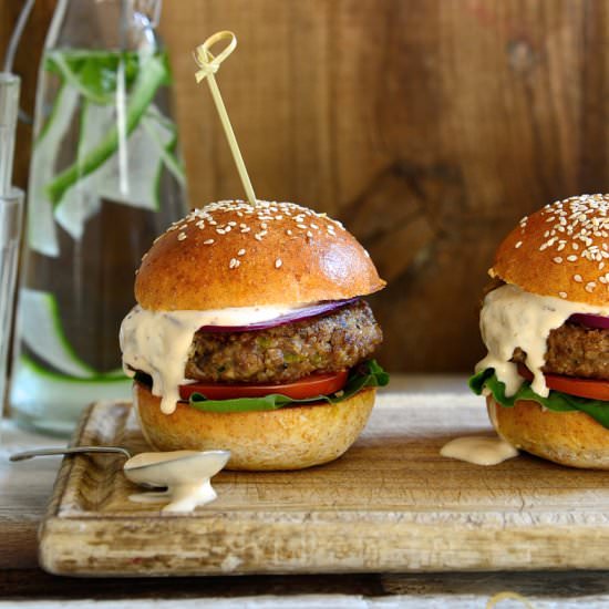 Beef burgers with chipotle mayo