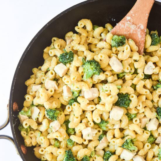 Skinny Chicken Broccoli Mac&Cheese