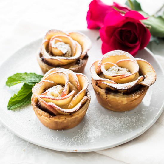 Puff Pastry Nutella Apple Roses