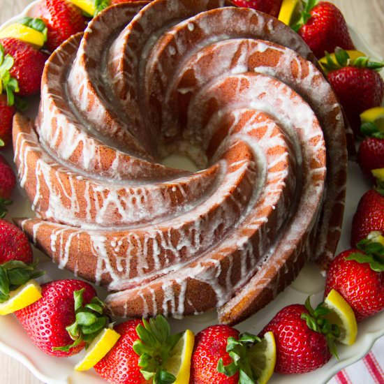 Strawberry Lemonade Bundt cake