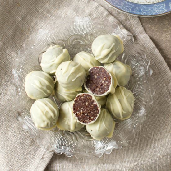 Cacao, Date & Almond Bites
