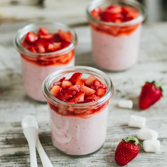 Marshmallow Strawberry Mousse