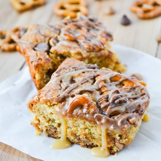 Chocolate Pretzel Blondie Brownies