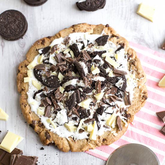 Cookies and Cream Dessert Pizza