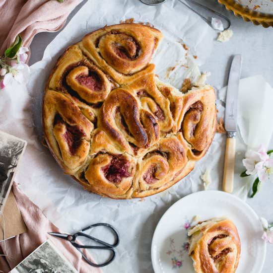 Rhubarb Cinnamon Sweet Rolls