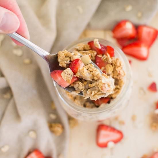 Strawberry Granola Overnight Oats