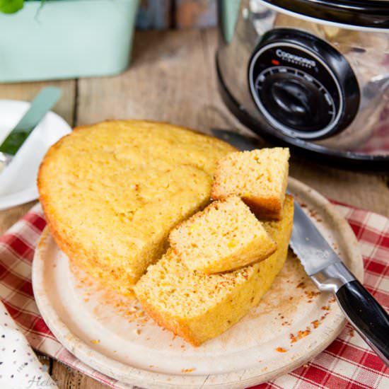 Easy Slow Cooker Cornbread