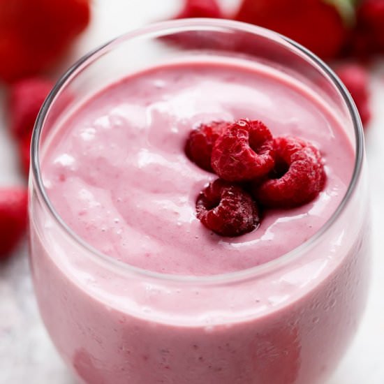 Strawberry-Raspberry Oat Smoothie