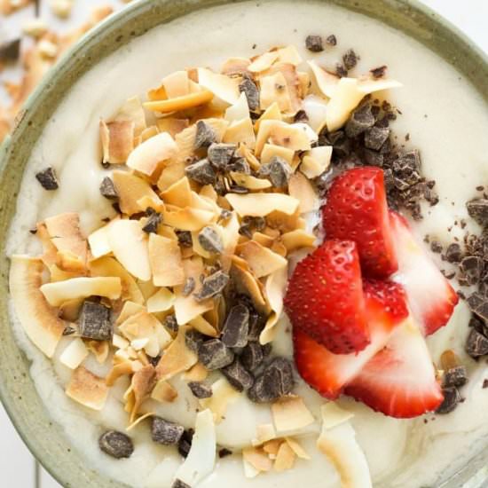 Chocolate & Coconut Smoothie Bowl