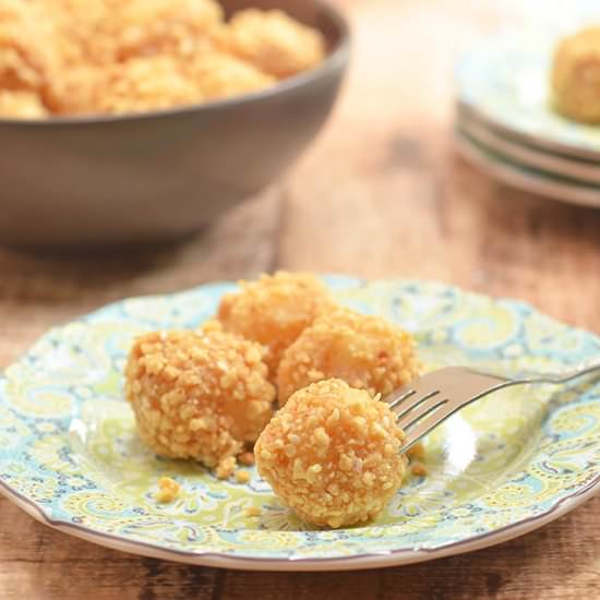 Sticky Rice Balls with Peanuts