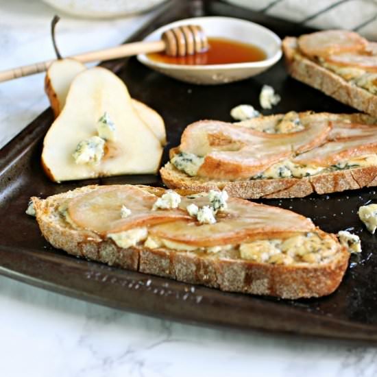 Pear, Blue Cheese and Honey Tartine