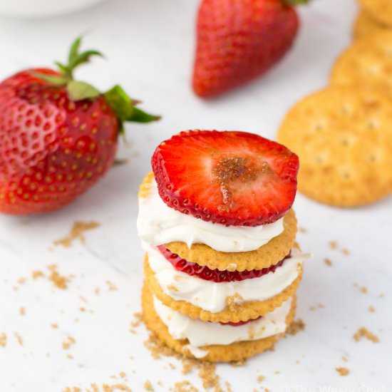 Strawberry Cheesecake Crackers